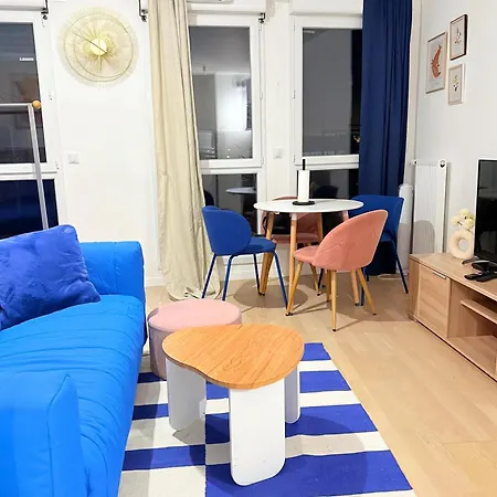 La Maison Coloree Proche De Paris Et Gare Du Nord, Parking Gratuit Romainville
