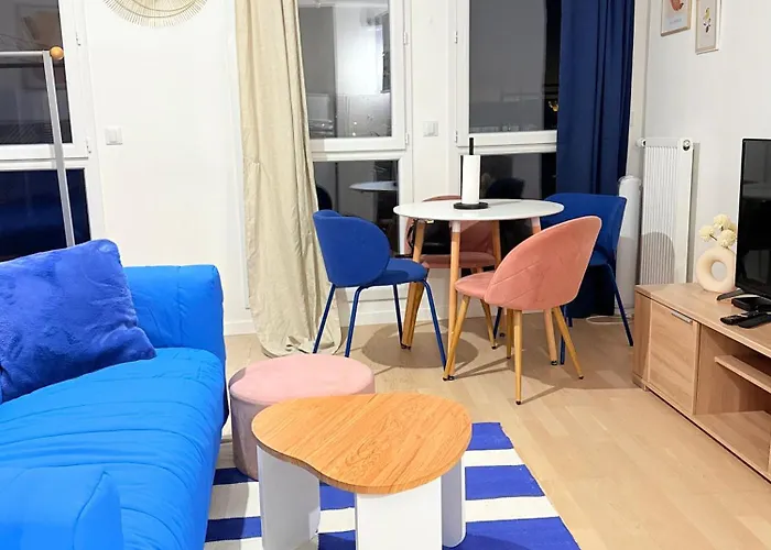 La Maison Coloree Proche De Paris Et Gare Du Nord, Parking Gratuit Romainville